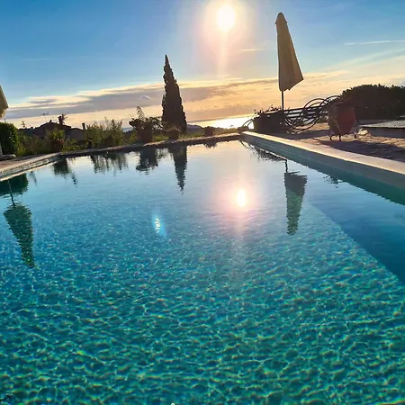 Villa Armonia A & B *