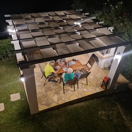 Villa Armonia A & B Kavvadades