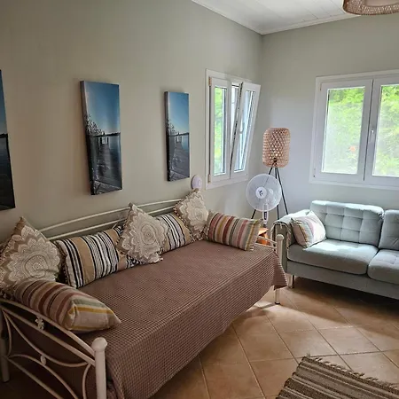 Armonia A & B Vila Kavvadades